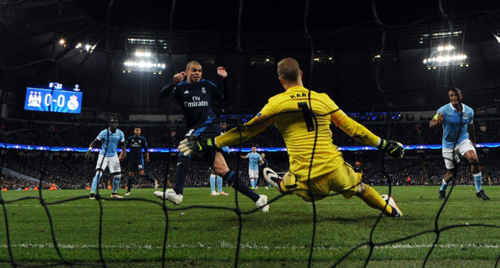 Real hòa nhạt nhòa trước Man City